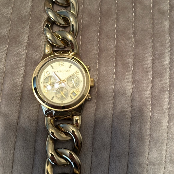 Michael Kors Watch - Picture 2 of 2